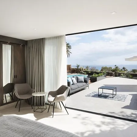 In Puerto Del Carmen Sleeps 10 Includes Swimming Pool And Air Con Puerto del Carmen (Lanzarote)